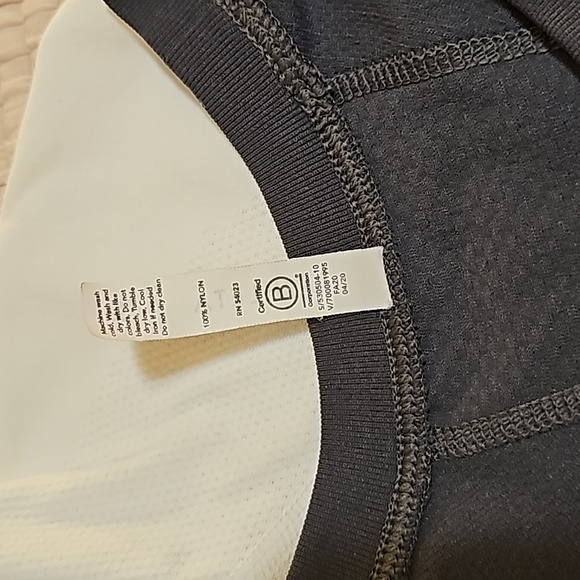 Set of 3 ATHLETA Momentum tees size XS - Picture 3 of 10